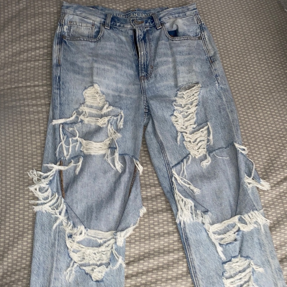 Size 8 American Eagle mom jean